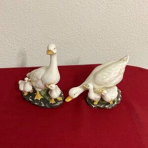 Vintage Mama Duck with 2 Babies ducks Set of 2 porcelain figurines Collectable